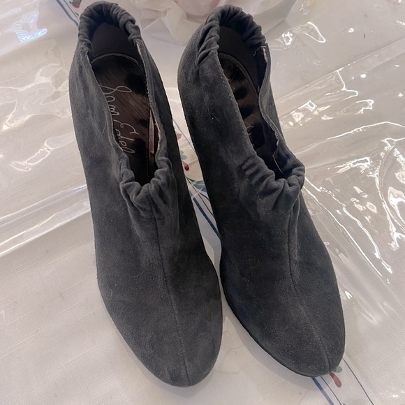 SAM EDELMAN GREY SUEDES THREE IN HEEL NEW NEVER WORN🎉pricedrop - Picture 3 of 11
